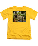 Comstock Covered Bridge East Hamptom Connecticut - Kids T-Shirt