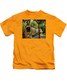 Comstock Covered Bridge East Hamptom Connecticut - Kids T-Shirt