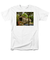 Comstock Covered Bridge East Hamptom Connecticut - Men's T-Shirt  (Regular Fit)