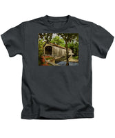 Comstock Covered Bridge East Hamptom Connecticut - Kids T-Shirt