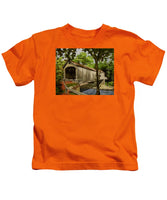 Comstock Covered Bridge East Hamptom Connecticut - Kids T-Shirt