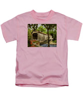 Comstock Covered Bridge East Hamptom Connecticut - Kids T-Shirt