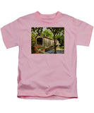 Comstock Covered Bridge East Hamptom Connecticut - Kids T-Shirt