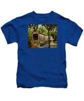 Comstock Covered Bridge East Hamptom Connecticut - Kids T-Shirt