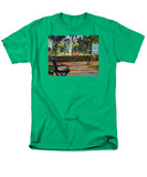 Center Green Glastonbury Connecticut   - Men's T-Shirt  (Regular Fit)