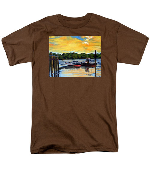 The Rocky Hill Glastonbury Ferry Glastonbury Connecticut  - Men's T-Shirt  (Regular Fit)